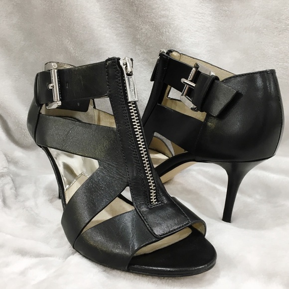 Michael Kors Black Leather Zip Front Heels Sz 7 - Picture 1 of 6